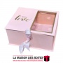 La Maison des Boîtes - Boîte Cadeaux Rectangulaire "With Love" avec Fenêtre & Ruban Satiné - Rose - (22x18.5x10cm) - Tunisie Mei