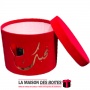 La Maison des Boîtes - Boîte Cadeau à fleurs Cylindrique en Velours - Rouge  & Désigne "نحبك" en Doré - (20.5x15 cm) - Tunisie M